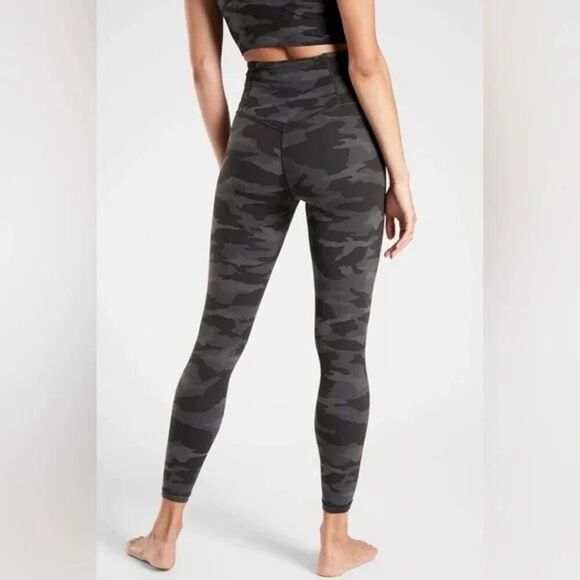 Athleta Elation Camo 7/8 Tight Grey 531310 - Size: Medium - Picture 3 of 12